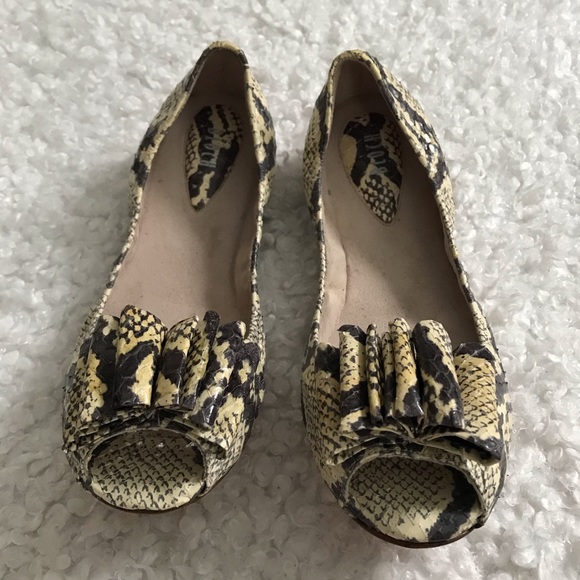 BLOCH Snake Print Open Toe Flats Size 6 1/2 - Picture 8 of 9